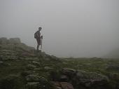 02_Si cammina nella nebbia